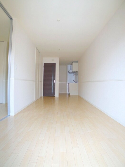 物件内観写真5　(室内からの展望)