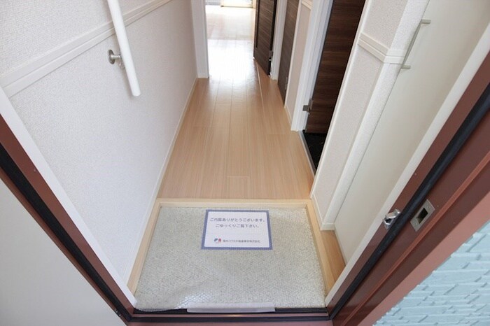 物件内観写真15　(玄関)