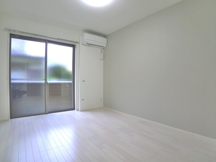 物件内観写真18　(室内からの展望)