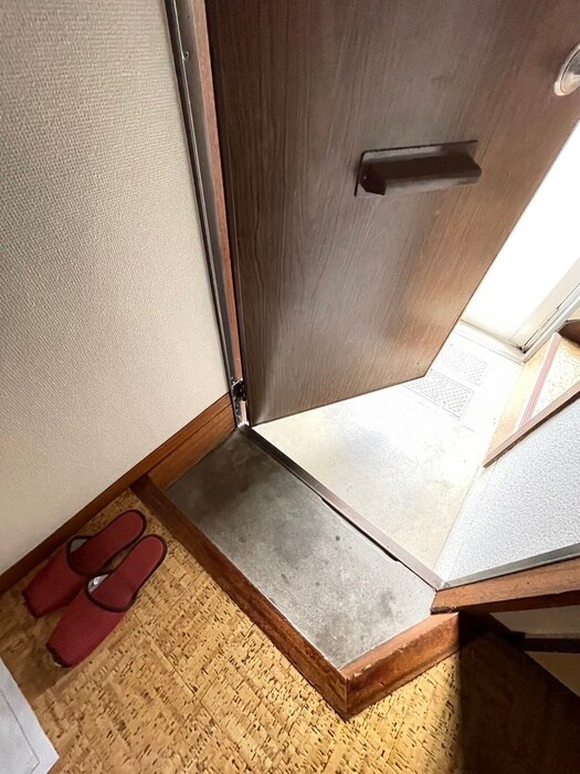 物件内観写真16　(玄関)