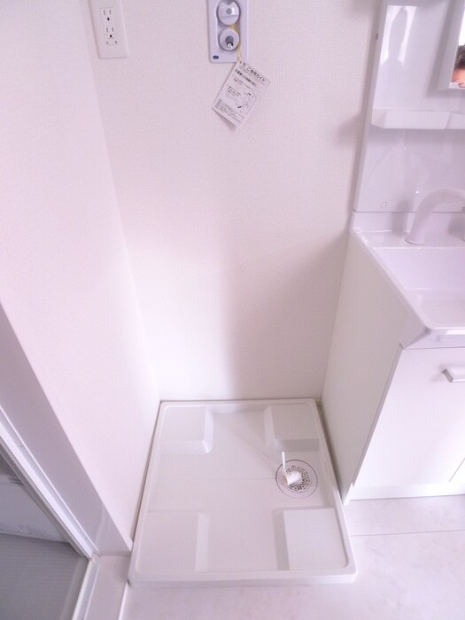 物件内観写真14　(洗濯機置場)