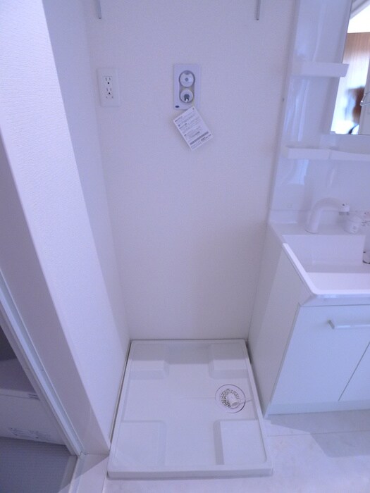 物件内観写真14　(洗濯機置場)