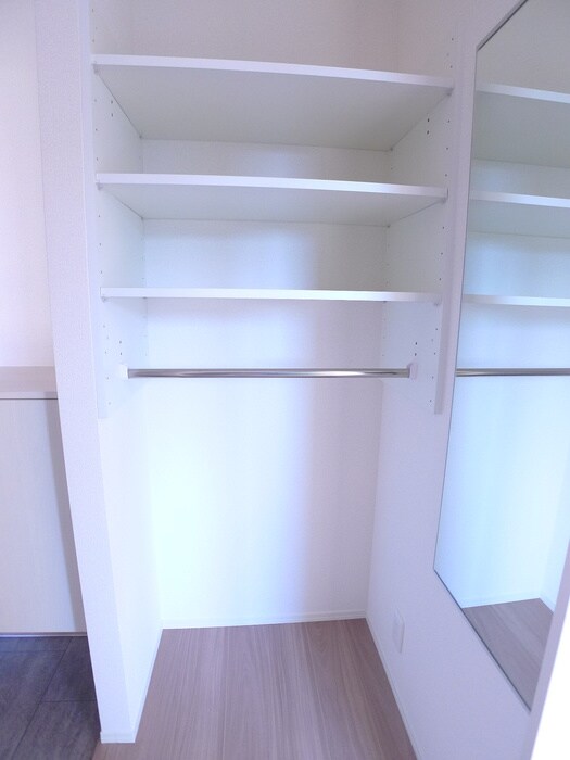 物件内観写真16　(収納)