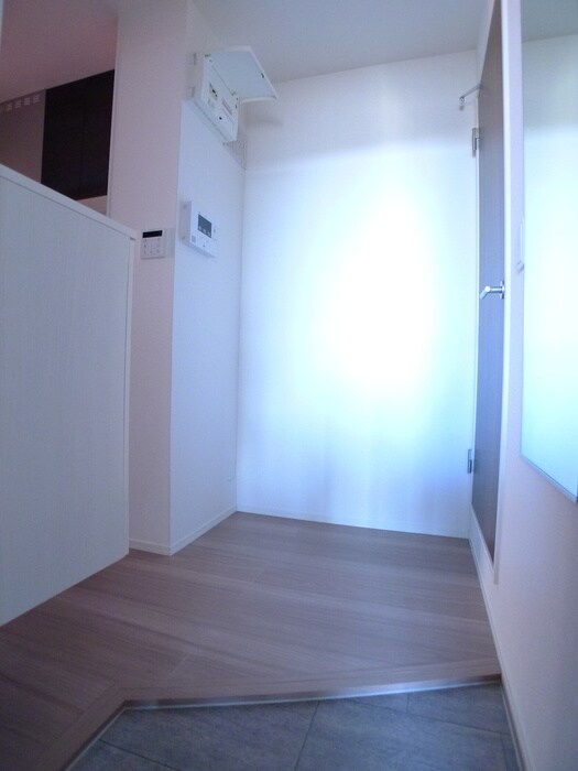 物件内観写真17　(玄関)