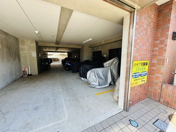 バイク置き場