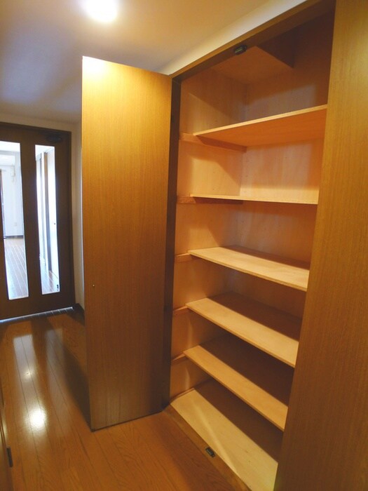 物件内観写真7　(収納)