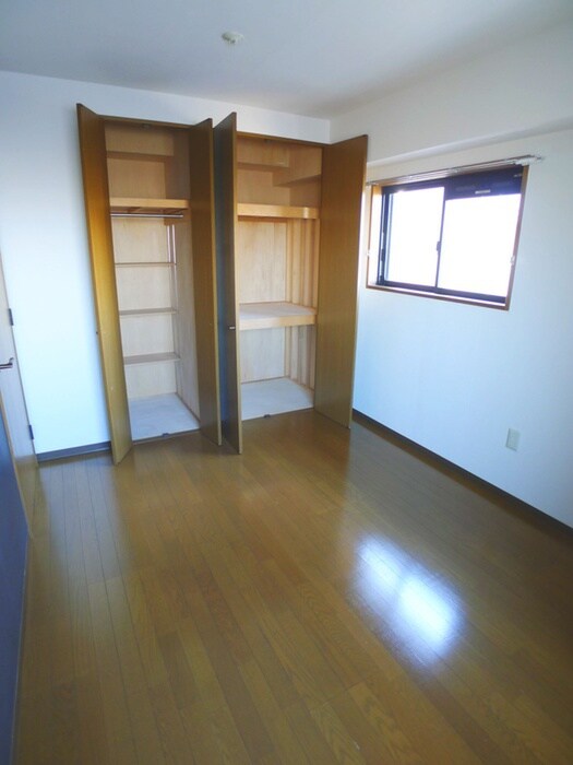 物件内観写真8　(室内からの展望)