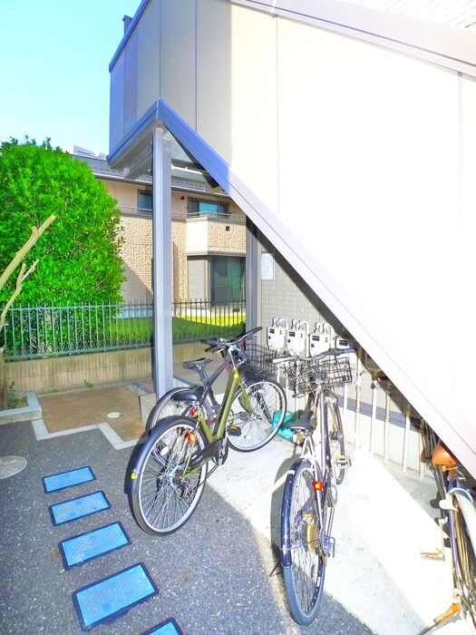 物件外観写真6　(駐輪場)
