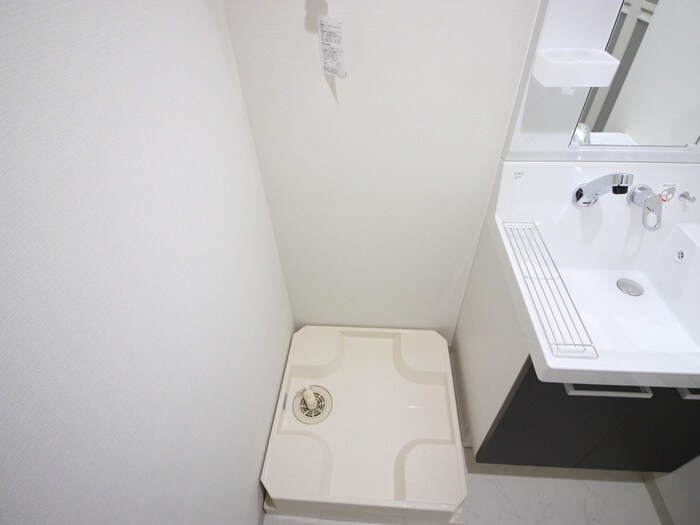 物件内観写真15　(洗濯機置場)