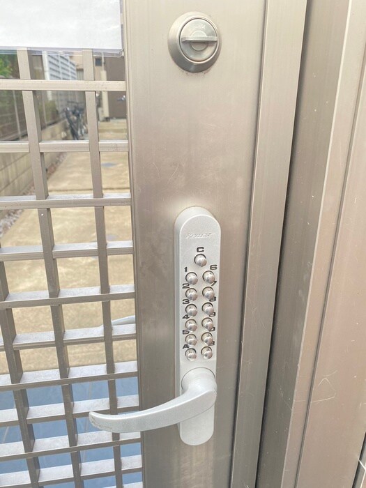 物件外観写真4　(エントランス部分)