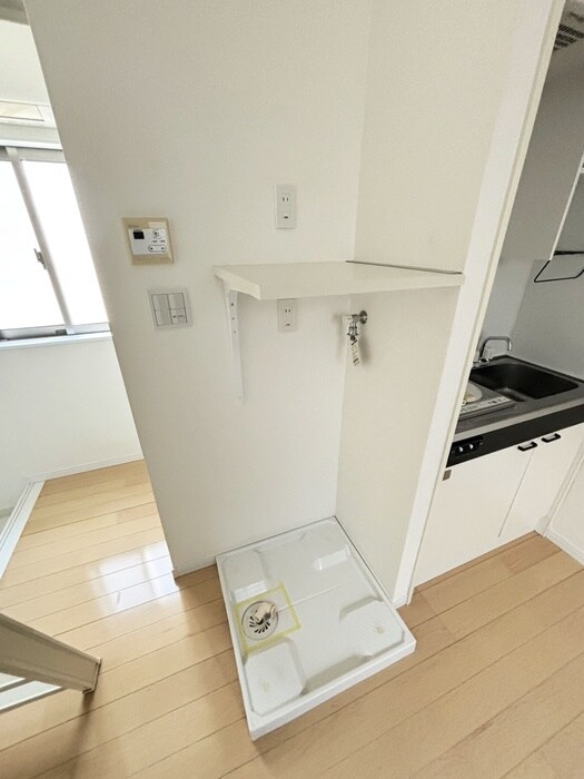 物件内観写真11　(洗濯機置場)