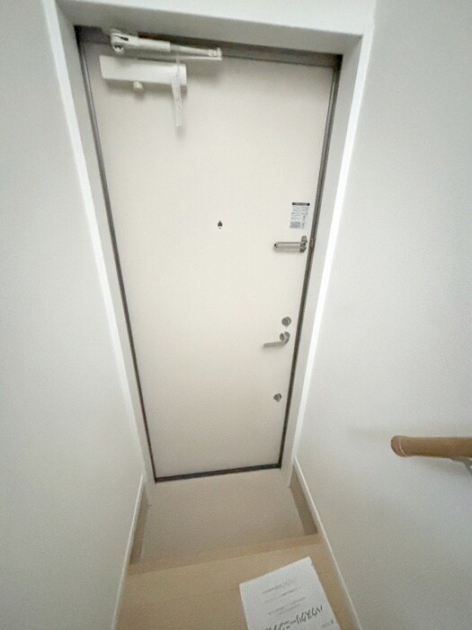 物件内観写真16　(玄関)