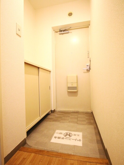 物件内観写真19　(玄関)