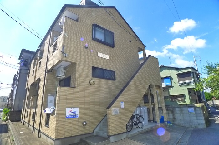 物件外観写真4　(エントランス部分)