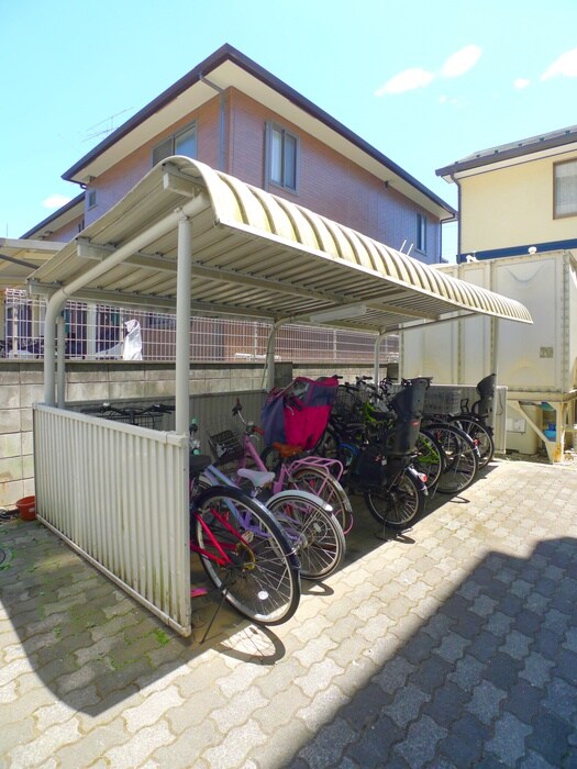 物件外観写真5　(駐輪場)