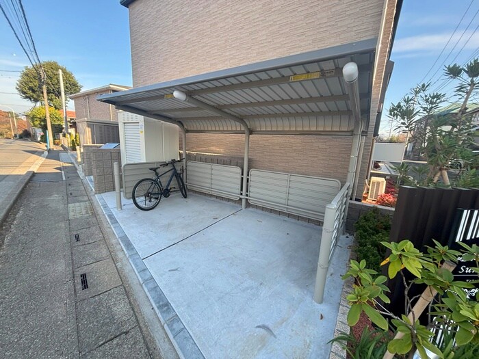 物件外観写真4　(駐輪場)