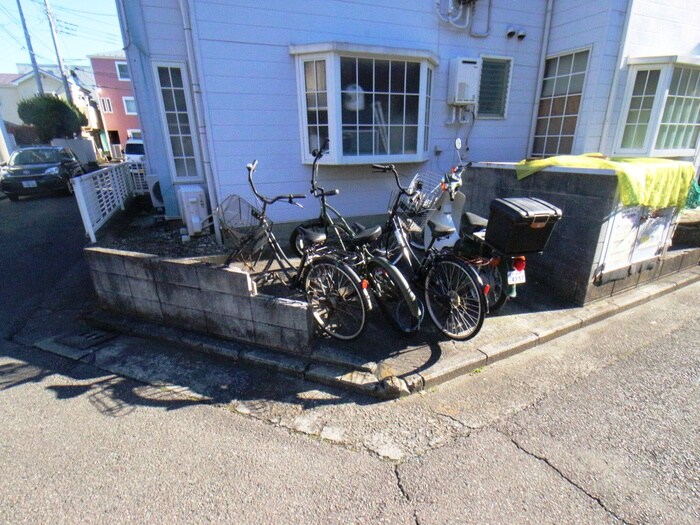 物件外観写真3　(駐輪場)