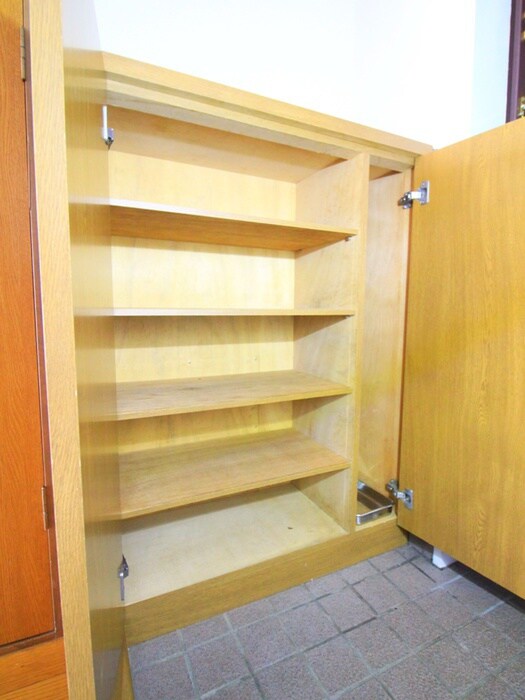 物件内観写真8　(靴箱)