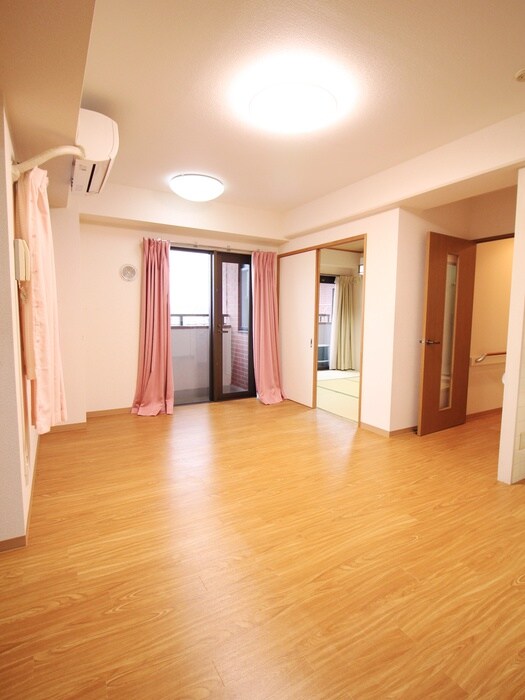 物件内観写真12　(居室)