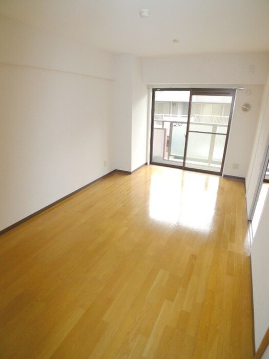 物件内観写真13　(室内からの展望)