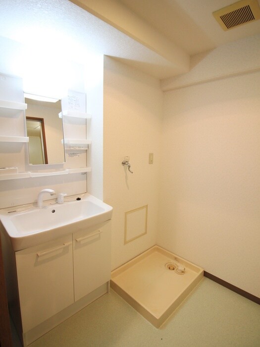 物件内観写真21　(洗濯機置場)