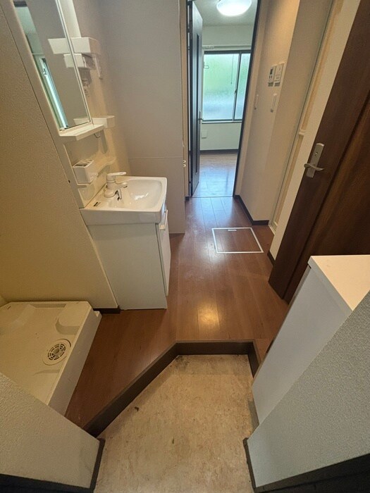 物件内観写真21　(玄関)