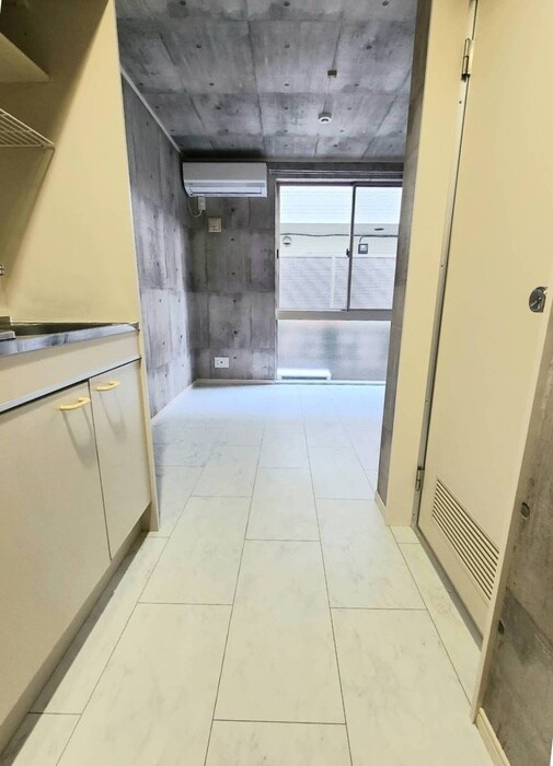 物件内観写真14　(廊下)