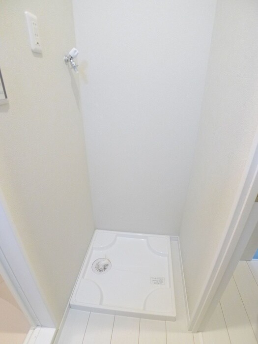 物件内観写真16　(洗濯機置場)