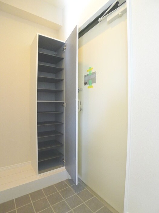 物件内観写真18　(玄関)