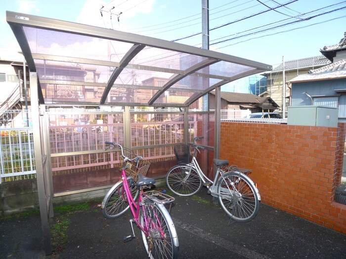物件外観写真5　(駐輪場)