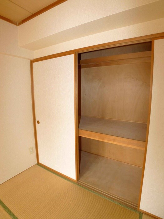物件内観写真12　(収納)