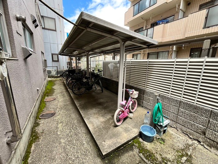 物件外観写真3　(駐輪場)