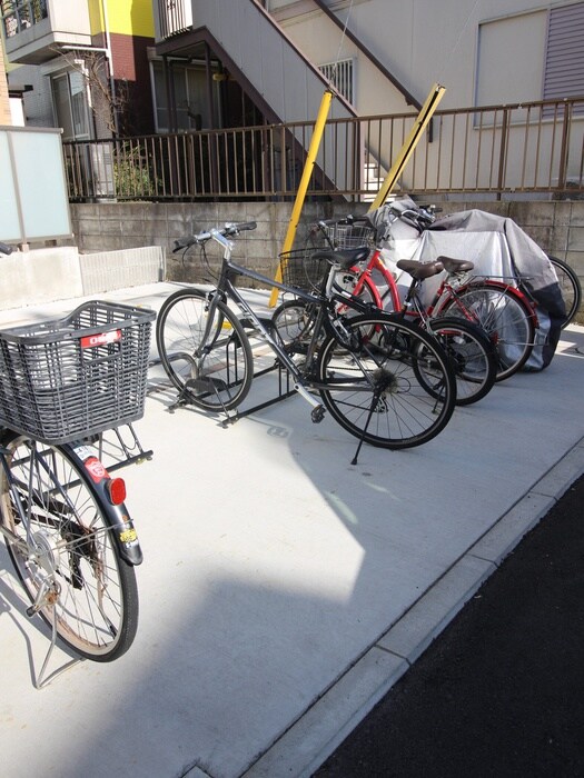 物件外観写真6　(駐輪場)
