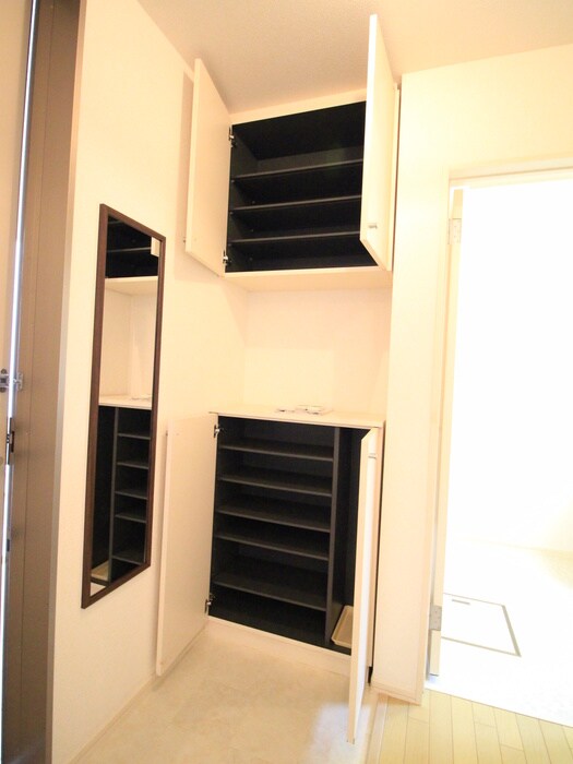 物件内観写真11　(靴箱)