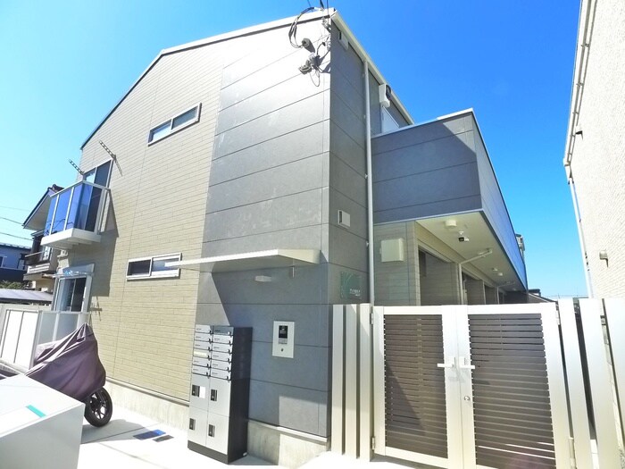 物件外観写真4　(エントランス部分)