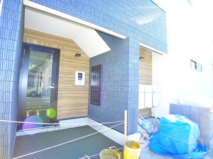 物件外観写真4　(エントランス部分)