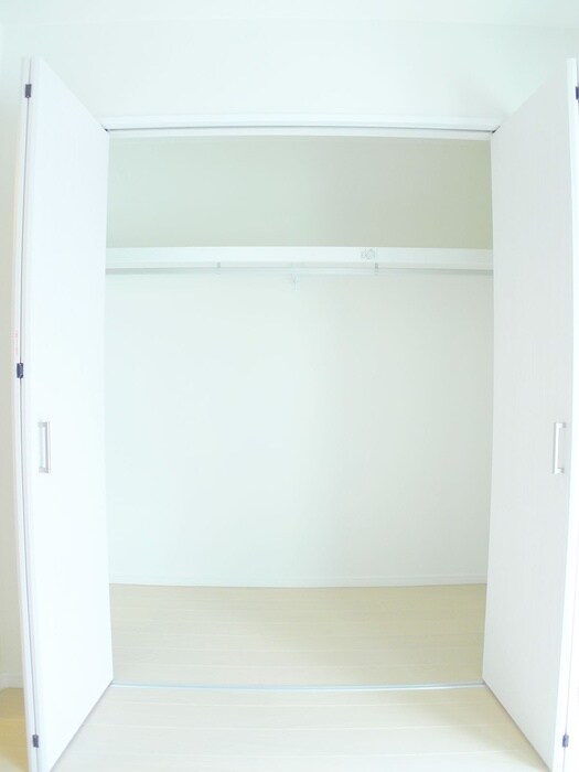 物件内観写真12　(収納)