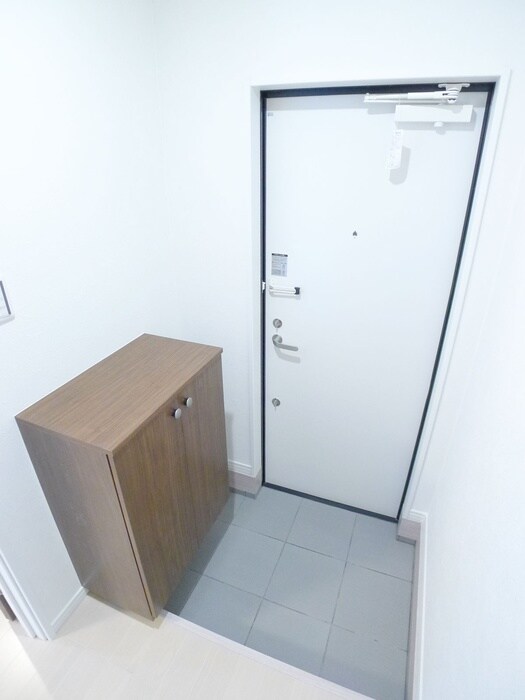 物件内観写真16　(玄関)