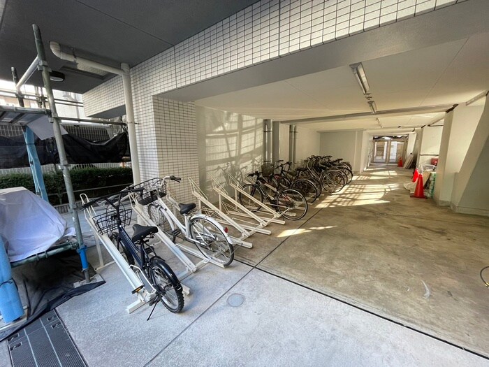 物件外観写真3　(駐輪場)