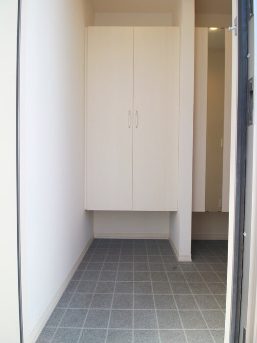 物件内観写真12　(玄関)