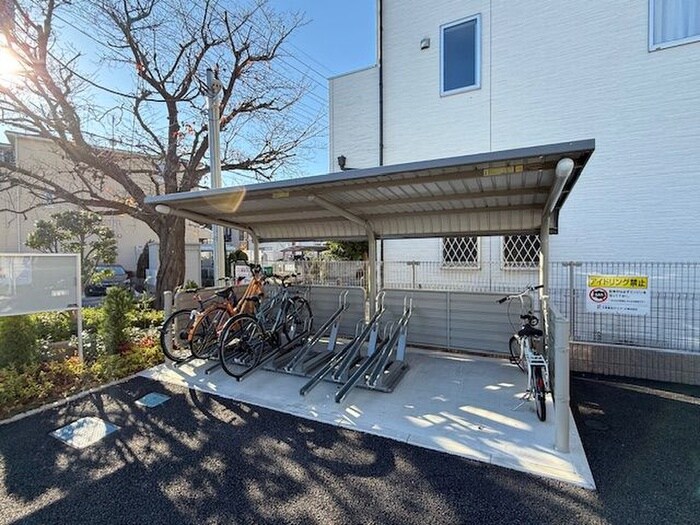 物件外観写真4　(駐輪場)