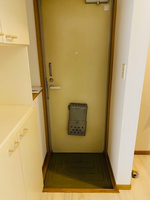 物件内観写真14　(玄関)