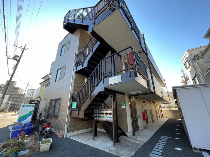 物件外観写真2　(エントランス部分)