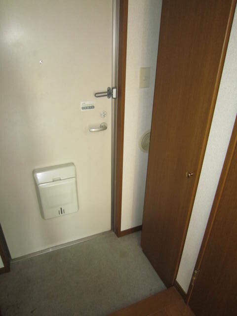 物件内観写真16　(玄関)