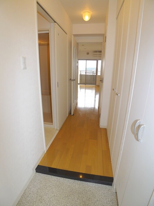 物件内観写真7　(玄関)