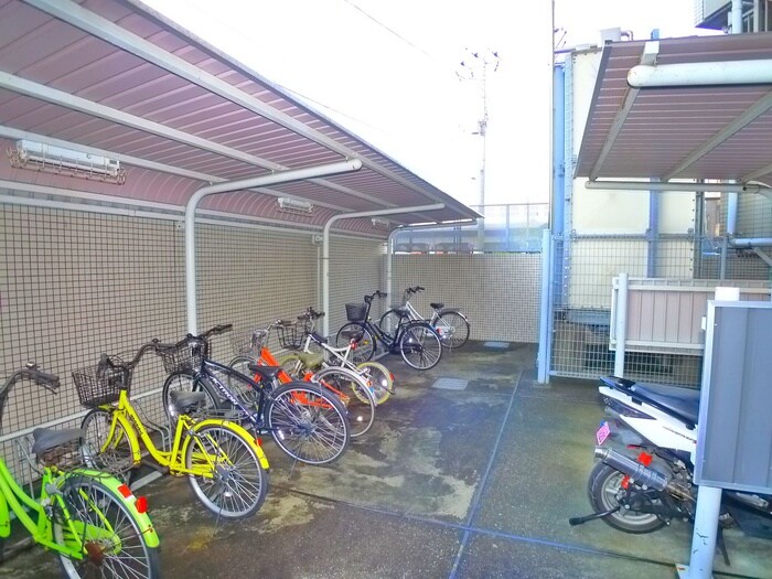 物件外観写真3　(駐輪場)
