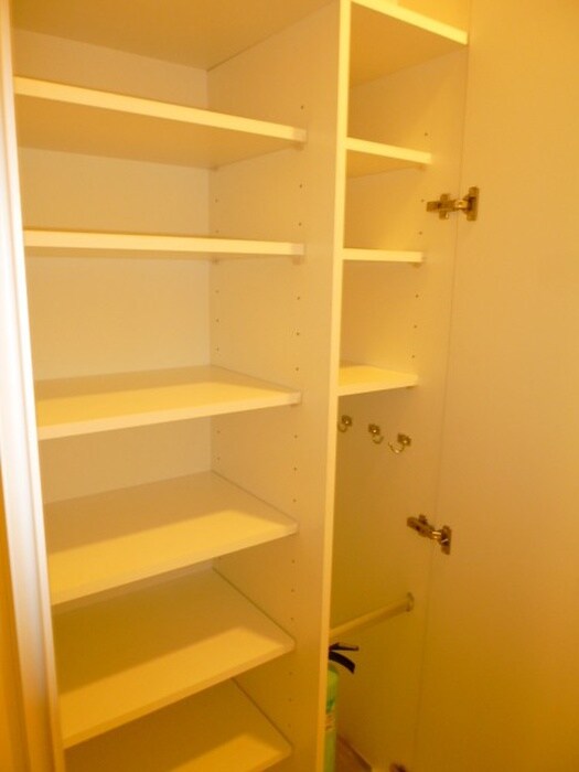 物件内観写真15　(靴箱)