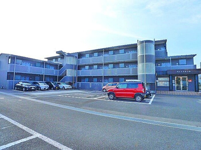 物件外観写真6　(駐車場)