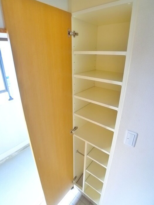 物件内観写真18　(靴箱)