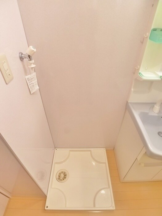 物件内観写真12　(洗濯機置場)